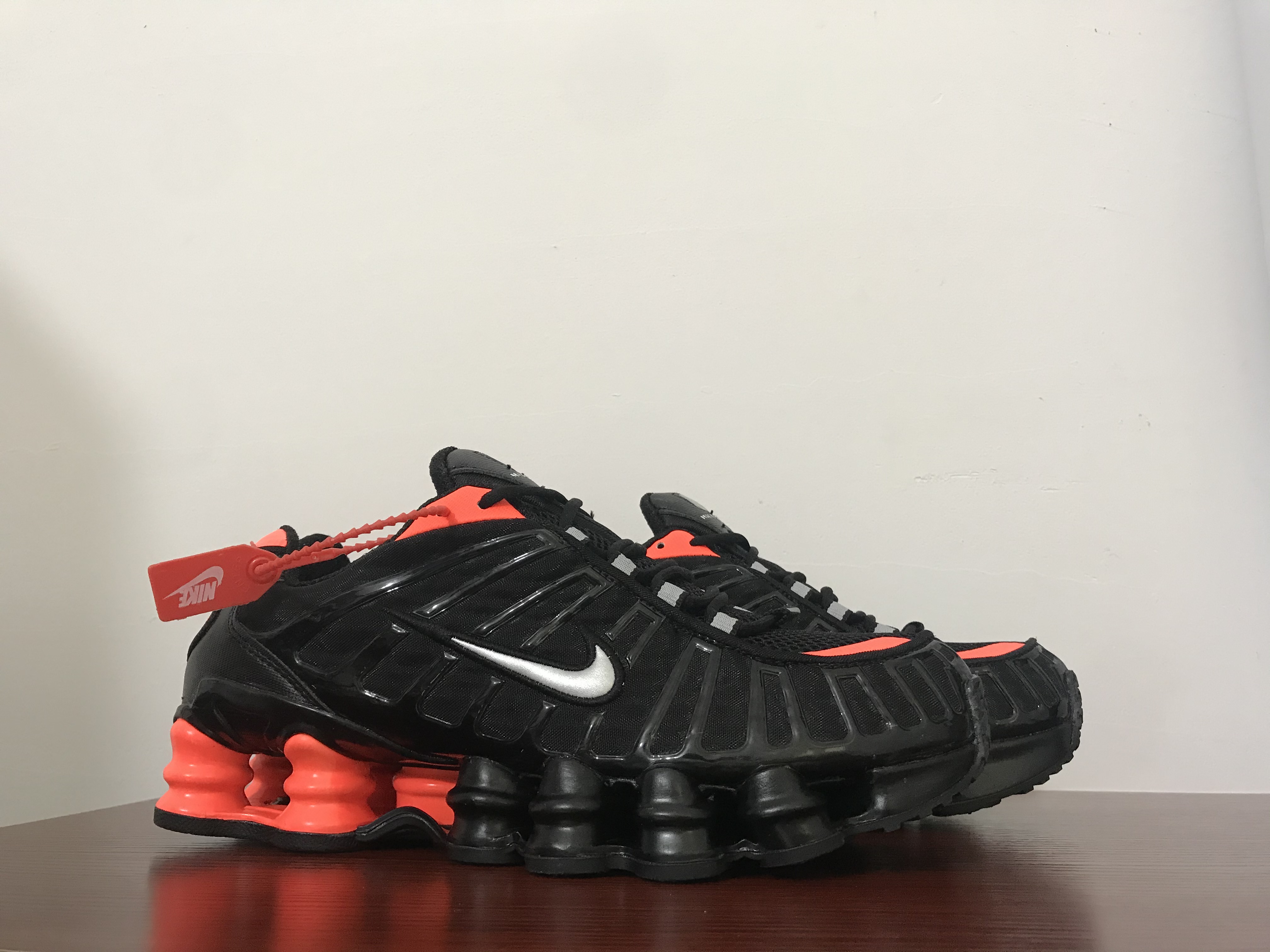 Nike Shox 13 Black Orange Shoes